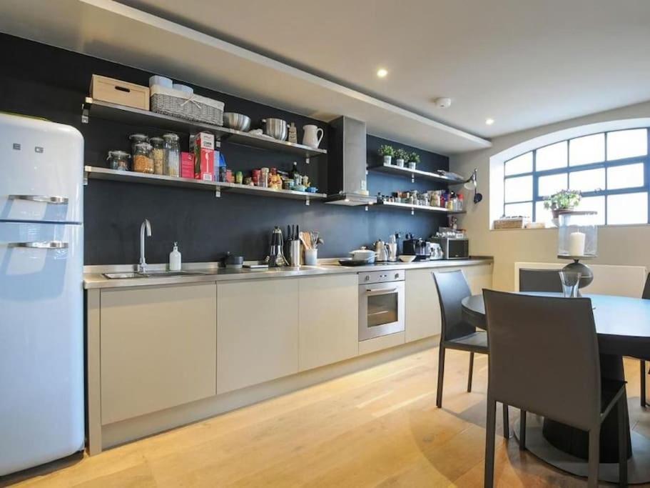 Manhattan Style Apartment In Fulham Londra Esterno foto